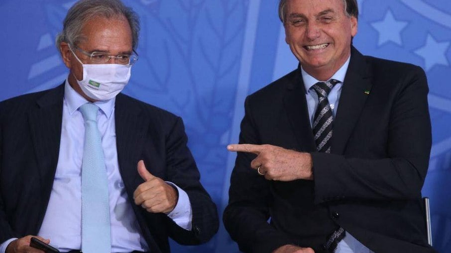 Bolsonaro contrariou Guedes ao dar R$ 2 mil para policiais sobreaviso