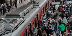 CPTM: Linha 11-Coral falha e causa atrasos em São Paulo