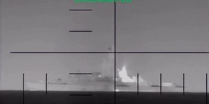 Vídeo: submarino dos EUA afunda navio de guerra do Irã e mata 80