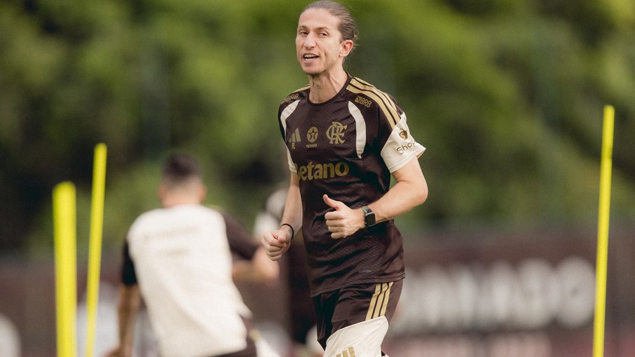 Filipe Luís em treinamento do Flamengo