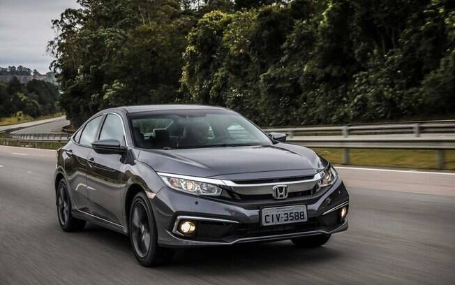 Honda Civic Touring ganhou equipamentos que não justificam a elevação de 6% no preço