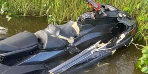 Homem morre e filha fica ferida em batida entre jetskis