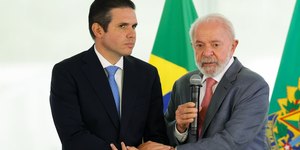 Lula contradiz Motta e promete projeto próprio sobre escala 6x1