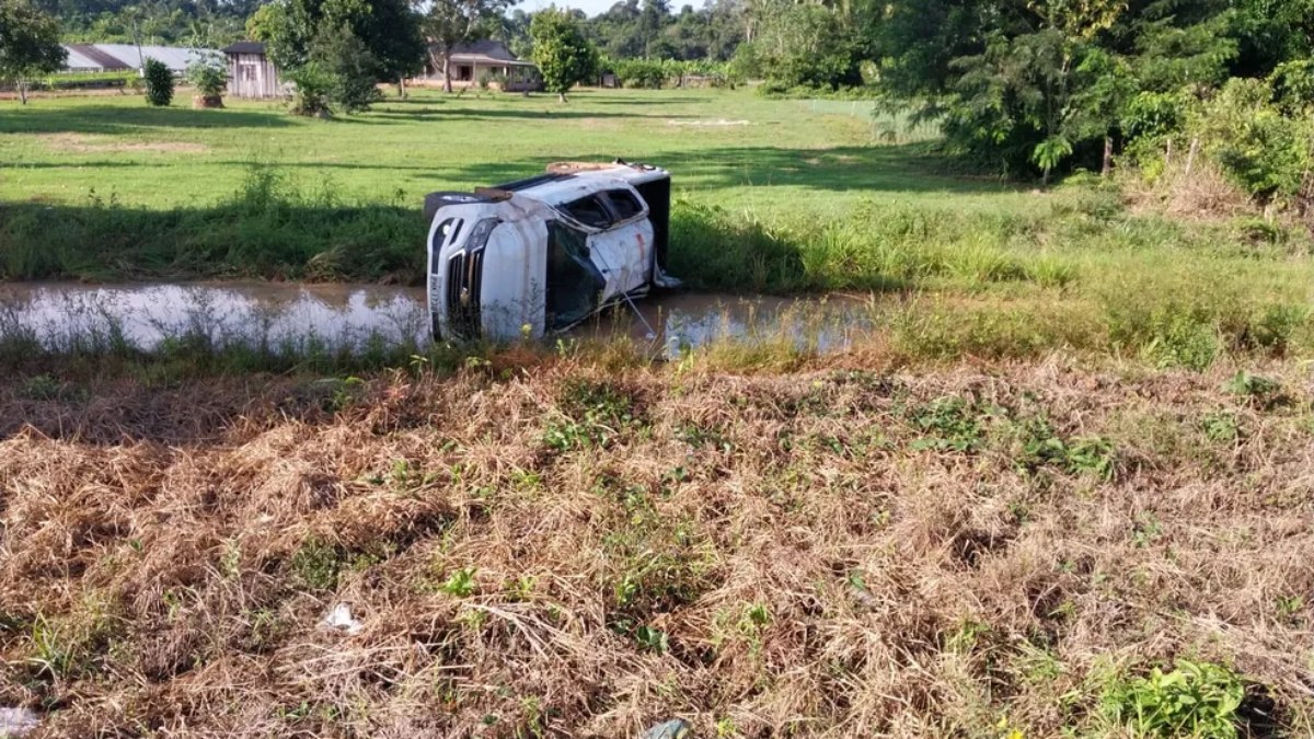 Carro com deputado e assessores capota em Rondônia