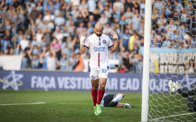 Com Lei do Ex, Bahia vence Grêmio pelo Brasileirão