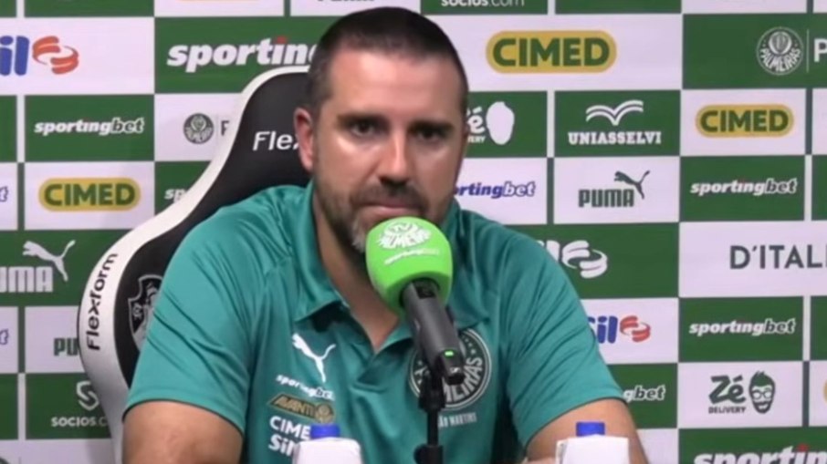 João Martins é o principal auxiliar técnico de Abel Ferreira João Martins é o principal auxiliar técnico de Abel Ferreira