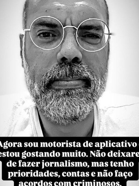 Blogueiro bolsonarista faz postagem em sua conta no Instagram com a sua nova profissão