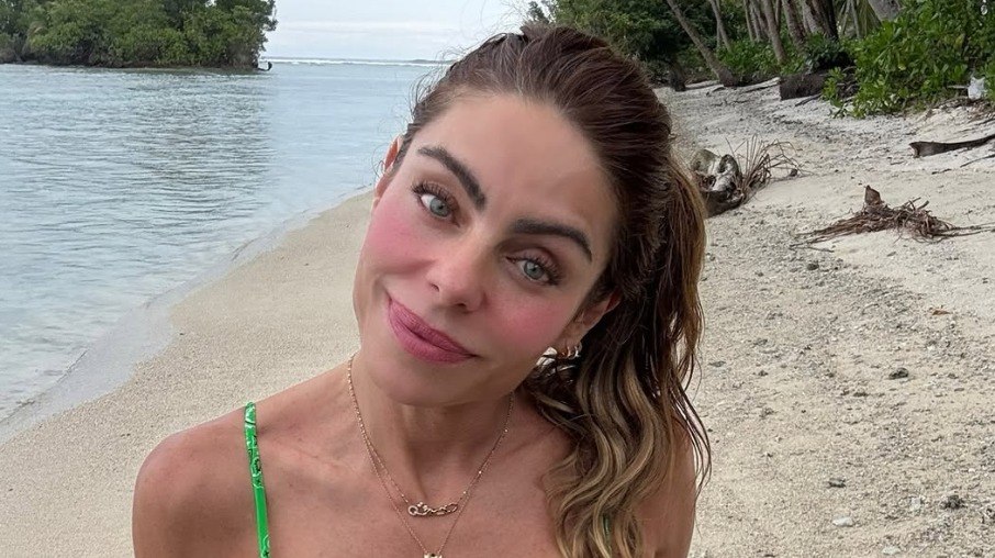 Daniella Cicarelli exibe corpo definido em fotos de viagem à Indonésia