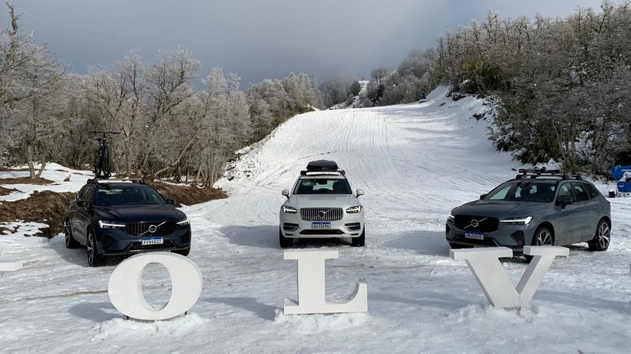 Linha 2023 dos modelos Volvo XC60 e XC90 está sendo mostrada na região da Patagônia, na Argentina