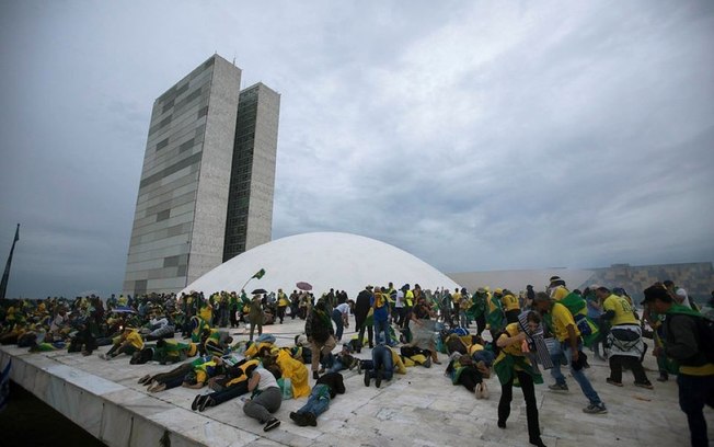 Argentina envia ao Brasil lista de brasileiros foragidos após atos golpistas