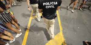 Mulher é presa suspeita de estuprar criança de 2 anos em Salvador
