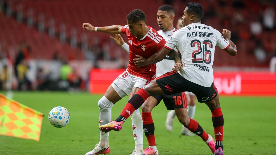 Duelo entre Internacional e Flamengo impactou os dois extremos da tabela