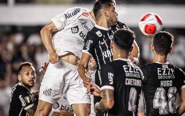 Momento do gol marcado por João Schmidt na Vila Belmiro - Foto: Divulgação/Santos