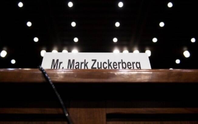 CEO do Facebook teve que prestar depoimento e responder a perguntas de 44 senadores americanos.