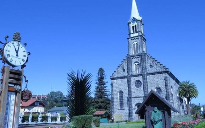 Igreja Matriz de São Pedro é um dos principais pontos turísticos de Gramado