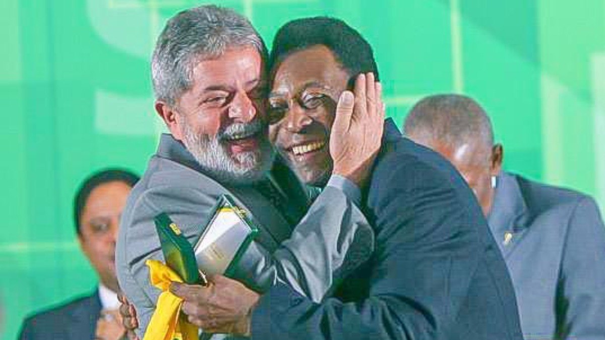 Presidente Lula deve comparecer ao velório de Pelé ao longo da noite desta segunda (2)