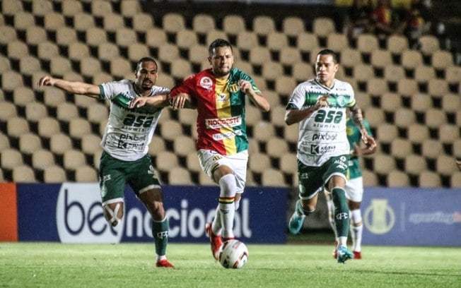 Sampaio Corrêa vence Guarani pela Série B e afunda rival na lanterna