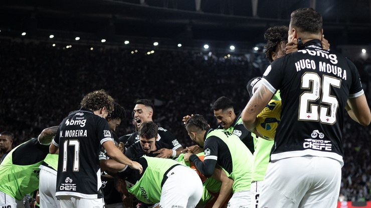 Nos%20p%C3%AAnaltis%2C%20Vasco%20avan%C3%A7a%20e%20vai%20enfrentar%20o%20Corinthians%20na%20final