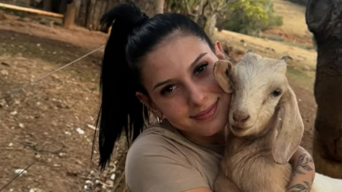 Ana Castela é criticada por novos looks