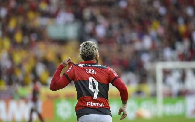 Perícia contratada pelo Fluminense aponta vídeo de suposta ofensa a Gabi, do Flamengo, como inconclusivo