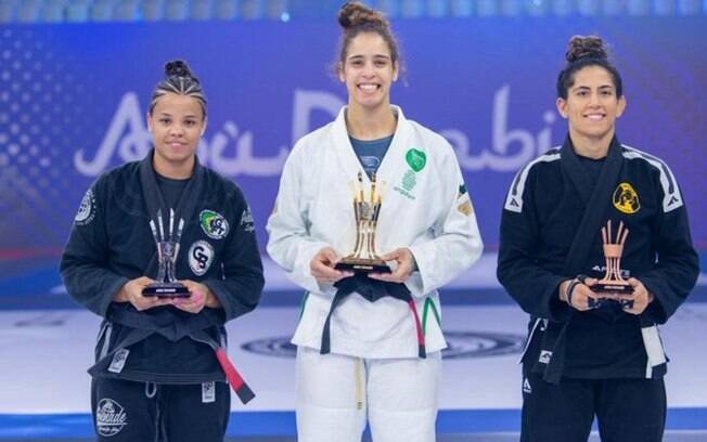 Yara Nascimento é campeã da 4ª edição do Abu Dhabi Queen of Mats