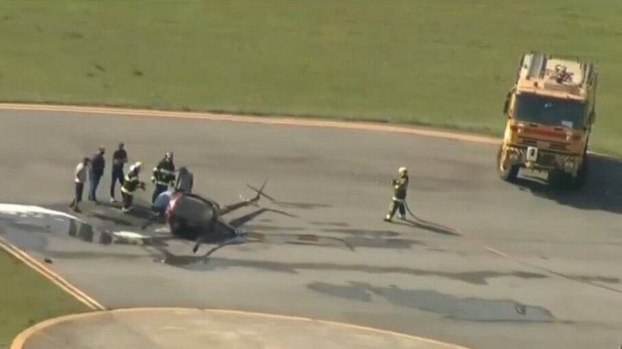 Queda de helicóptero no aeroporto Campo de Marte deixou dois feridos