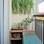As varandas pequenas podem ser decoradas com plantas, artificiais ou não, dependendo do tempo de cuidado do morador. Foto: Reprodução/ Instagram @curyconstrutora