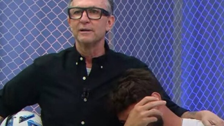 Neto surpreende e diz que atacante do Corinthians é ‘um milhão de vezes’ melhor que Vitor Roque