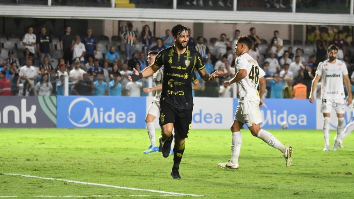 Neymar marca, mas Santos empata com os reservas do Recoleta