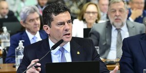 Sérgio Moro considera fuga de Flávio Bolsonaro "compreensível" 