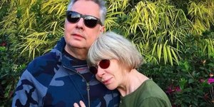 Viúvo de Rita Lee, Roberto de Carvalho é visto com ex em Paris