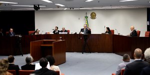 Julgamento do caso Marielle Franco retorna de pausa com defesas
