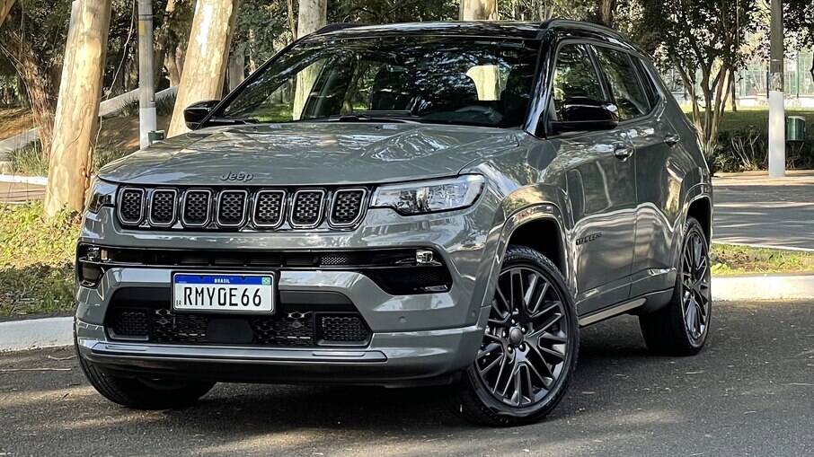 Jeep Compass S: SUV da linha 2022 fica mais caprichado e mostra que se sai bem com o novo motor 1.3 turboflex