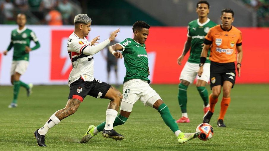 Palmeiras e São Paulo decidem a última vaga na grande final do Paulistão Palmeiras e São Paulo decidem a última vaga na grande final do Paulistão