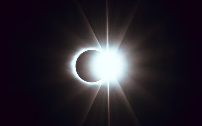 Eclipse Anel de Fogo: significados da poderosa Lua Nova em Libra