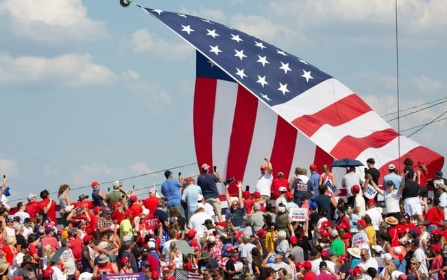 (13 jul) Plateia do comício de Trump em Butler, Pensilvânia