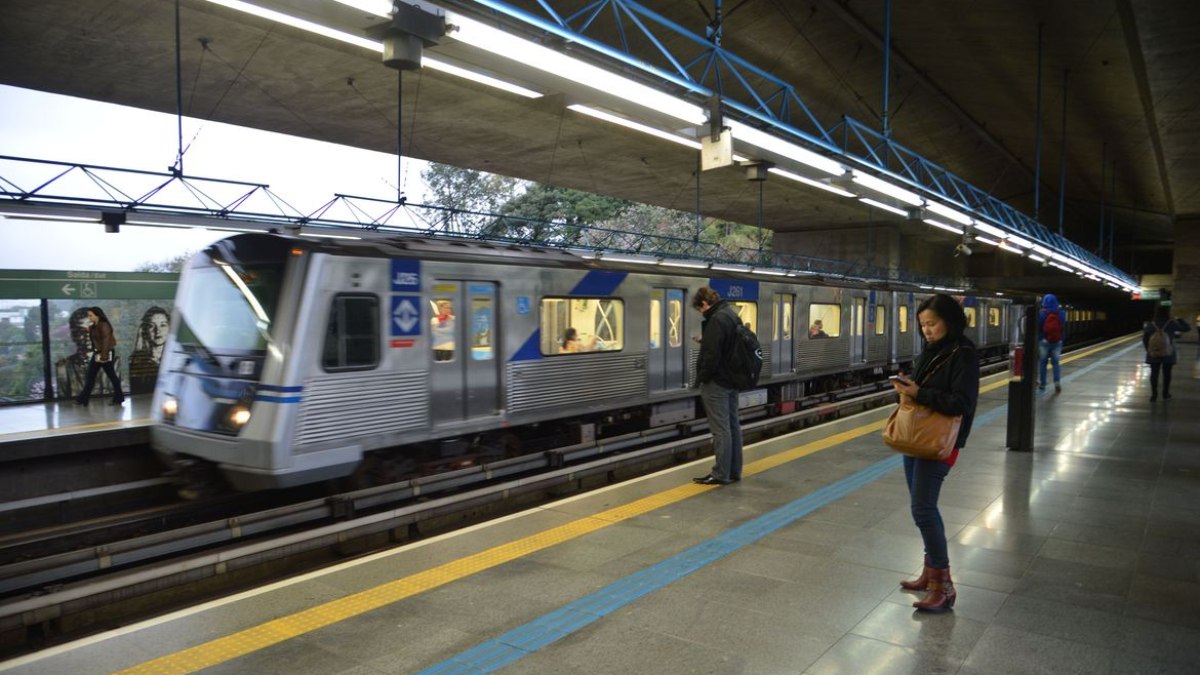 Linha1-azul apresentou problemas técnicos no Metrô de São Paulo
