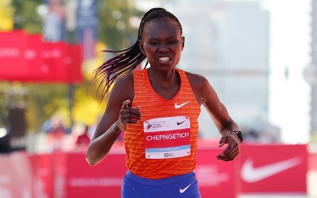 Queniana Ruth Chepngetich bateu o recorde mundial feminino da maratona