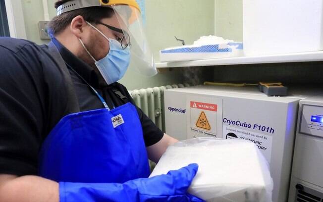 Reino Unido inicia vacinao em massa contra o coronavrus: como funciona e quem so os primeiros