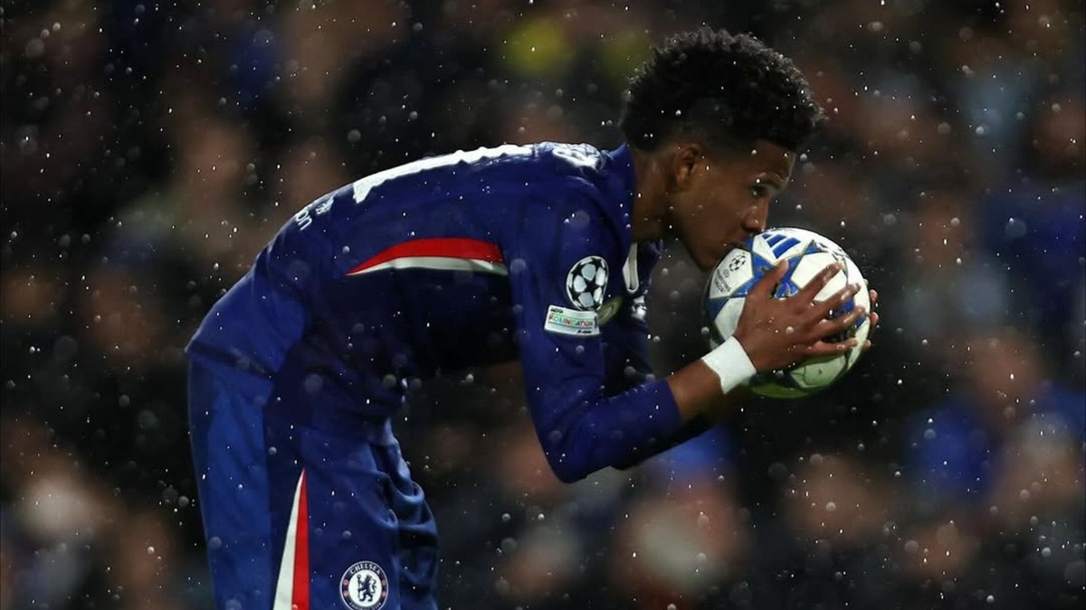 Imprensa estrangeira se derrete por Estêvão após gol na Champions