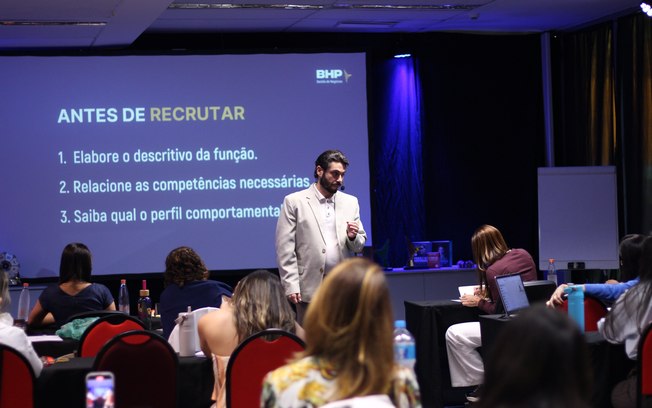 Febracis desenvolve treinamentos corporativos personalizados Febracis desenvolve treinamentos corporativos personalizados
