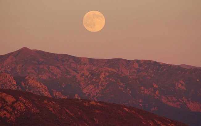 Lua cheia de abril 2025: significado da Lua em Libra e como aproveitar