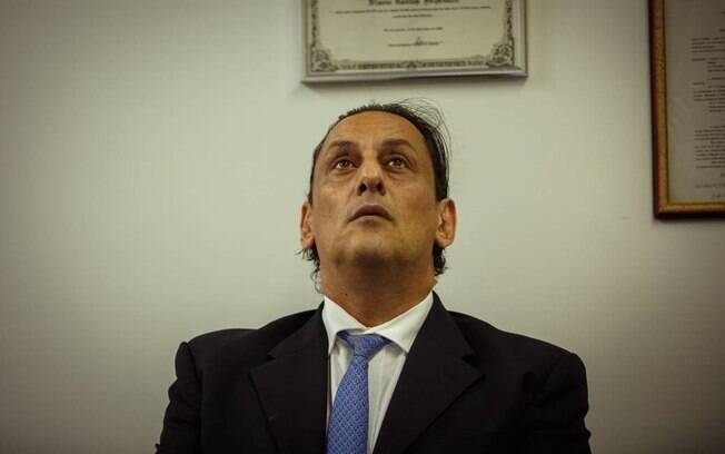 Fred Wassef é advogado de Flávio Bolsonaro e dono da casa em que Queiroz foi encontrado