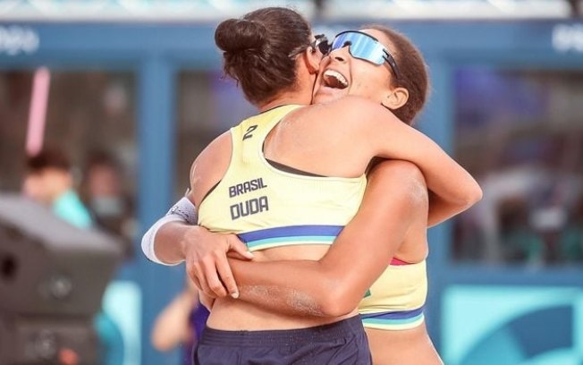 Olimpíadas 2024 | Como assistir a Duda e Ana Patrícia na semi do vôlei de praia