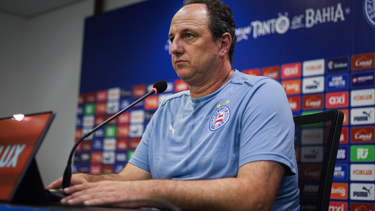 Rogério Ceni detona gramado da Fonte Nova: "Não cuidam"