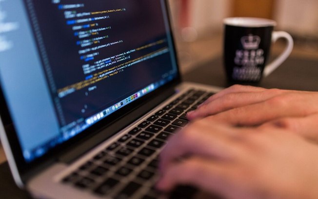 TNT e SoulCode Academy formam mais de 1.500 alunos no Brasil