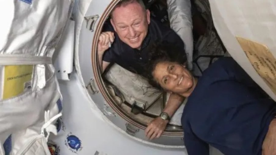 Barry Wilmore e Suni Williams são os astronautas presos no espaço