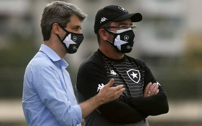 Sem Rafael Navarro, Botafogo precisa ir atrás de atacante para a temporada de 2022