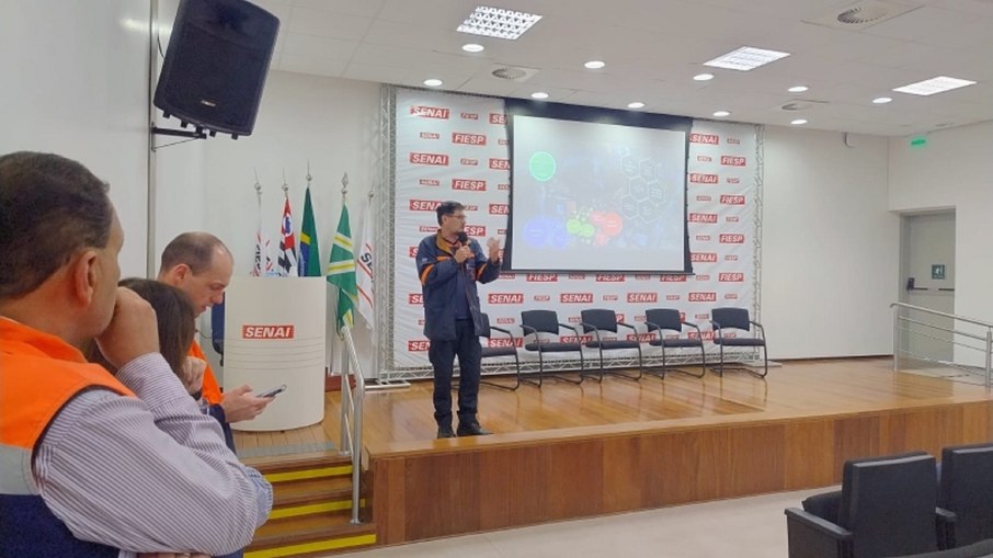 Maurício Barone, Diretor de Defesa Civil de Vinhedo, durante apresentação