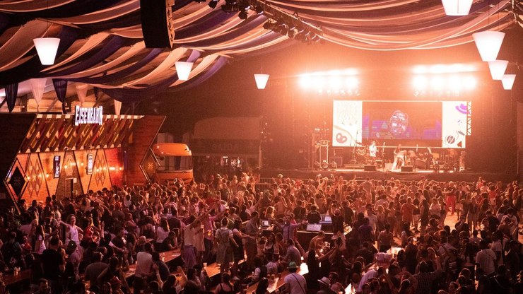 São Paulo Oktoberfest transforma Ibirapuera em vila alemã